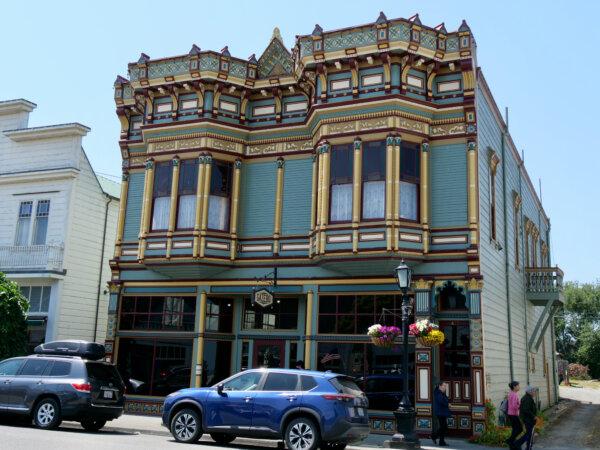 A Victorian building in Ferndale, Calif., on July 24, 2024. (Travis Gillmore/The Epoch Times)