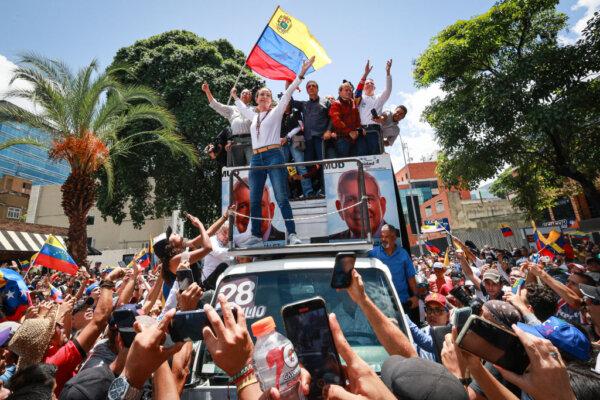 Opposition leader Maria Corina Machado, greets supporters during 'Ganó Venezuela' opposition protest in Caracas, Venezuela, on Aug. 3, 2024. (Jesus Vargas/Getty Images)