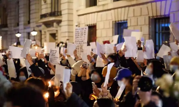 Chinese students protest outside the Chinese embassy in London, on Nov. 27, 2022. (Courtesy of Steven Leung)