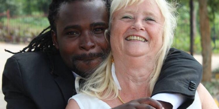 Reasons Why Younger Men Like Older Women