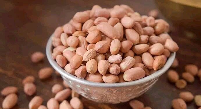 Here is What Happens to Men When they Take Groundnuts Daily